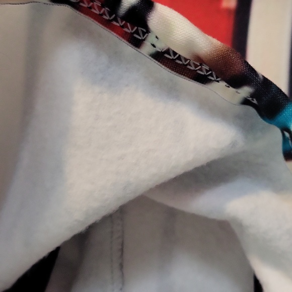 Aztec style hoodie - Picture 4 of 4